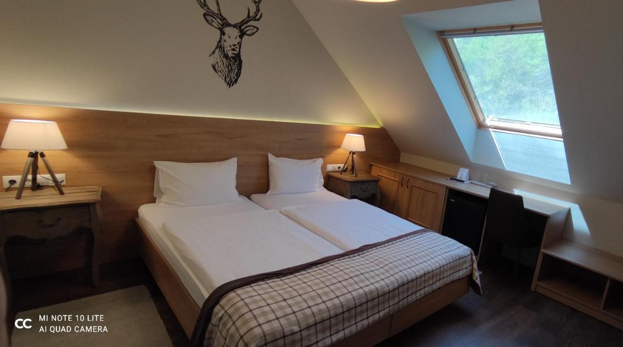 Hotel Ujhuta Kastelyszallo Háromhuta
