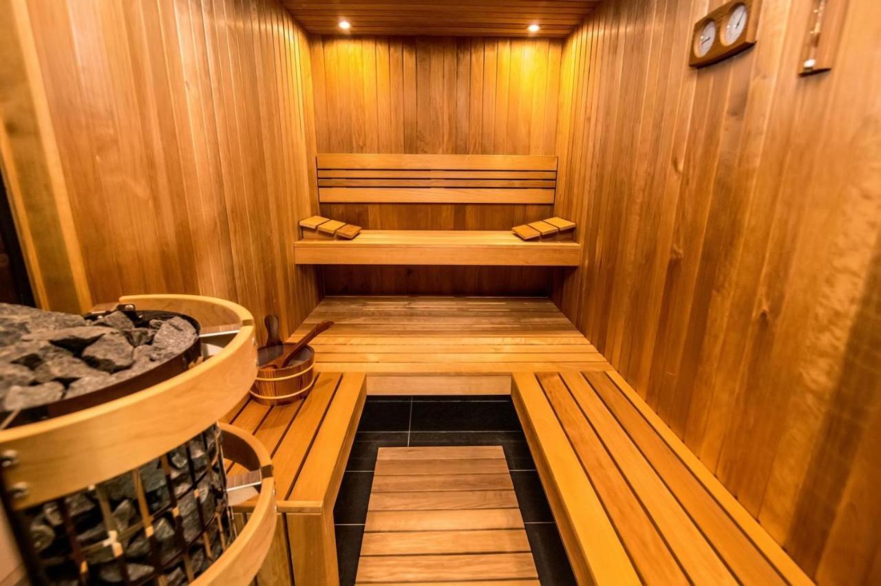 Ujhuta Kastelyszallo Hotel 4*
