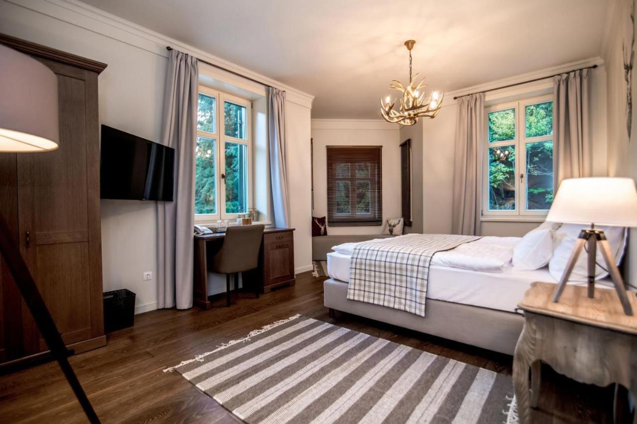 Ujhuta Kastelyszallo Hotel 4*